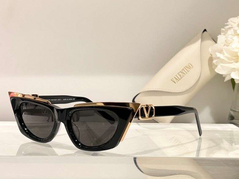 Picture of Valentino Sunglasses _SKUfw46802722fw
